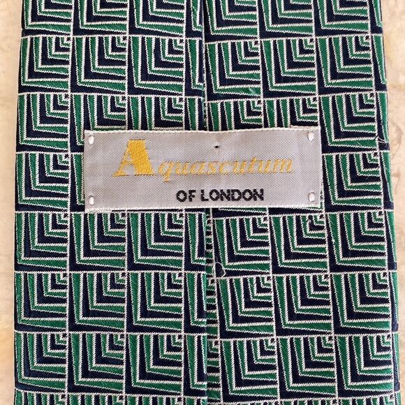 Vintage Aquascutum of London 100% Silk Tie Geometric Print - Picture 5 of 9